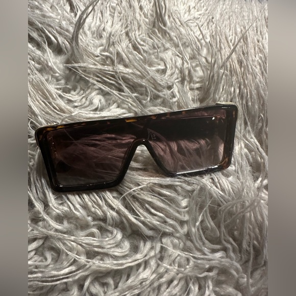 Fashion Nova Sunglasses - Picture 1 of 6